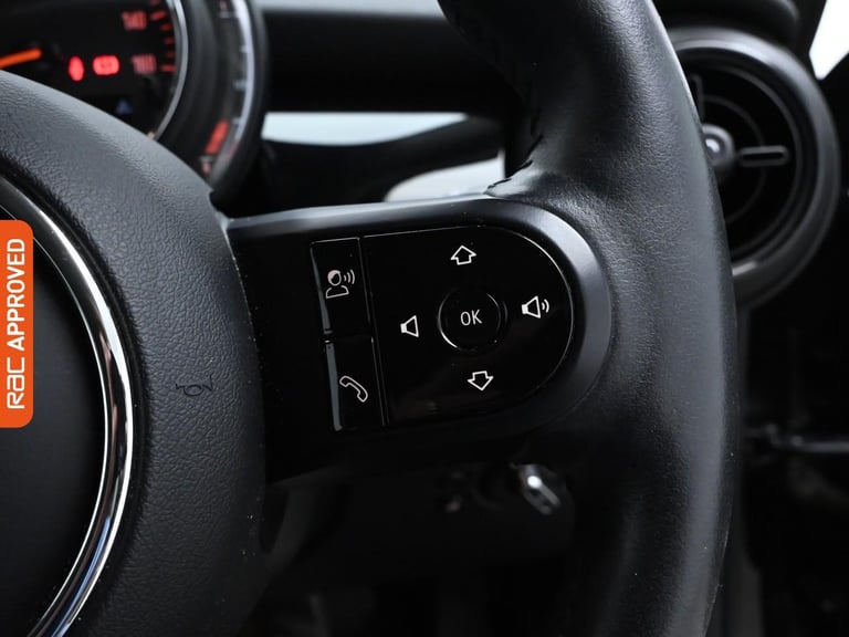 2021 MINI Hatch 1.5 One Classic Hatchback 3dr Petrol Steptronic Euro 6 (s/s) (102 ps) Hatchback P...