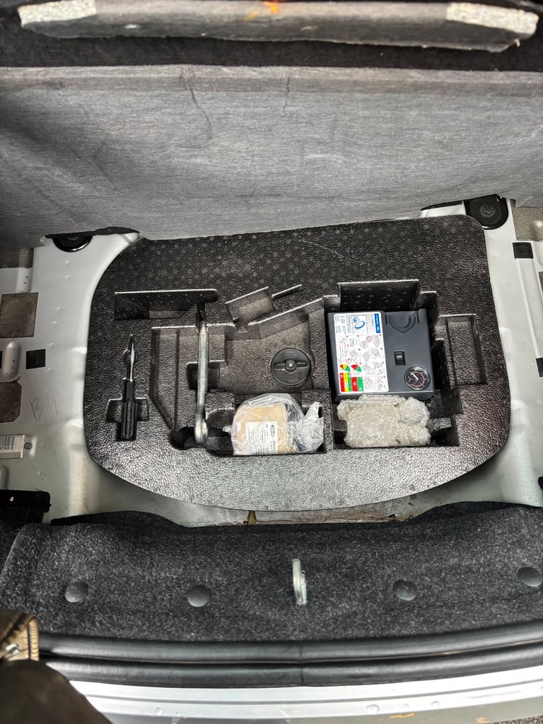 Ford, KA, Hatchback, 2011, Manual, 1242 (cc), 3 doors