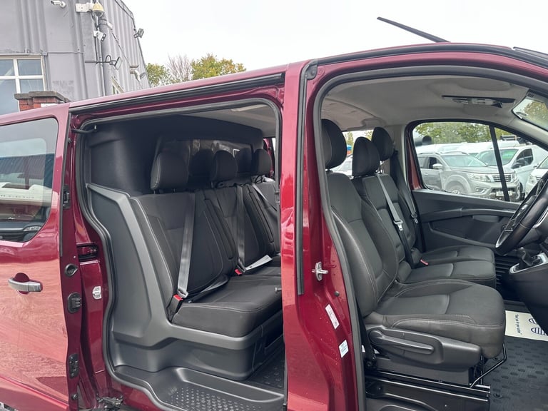 2023 Renault Trafic 2.0 dCi Blue LL30 Sport+ Crew Van Double Cab 150ps