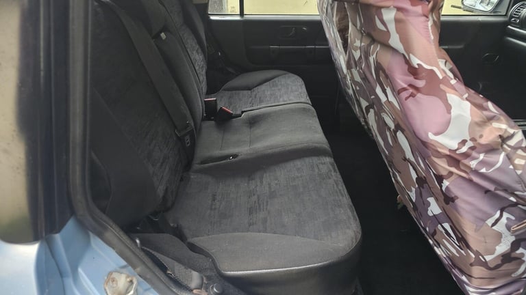 2004 Land Rover Discovery 2.5 TD5 S Station Wagon 5dr (7 Seats) ESTATE Diesel Automatic