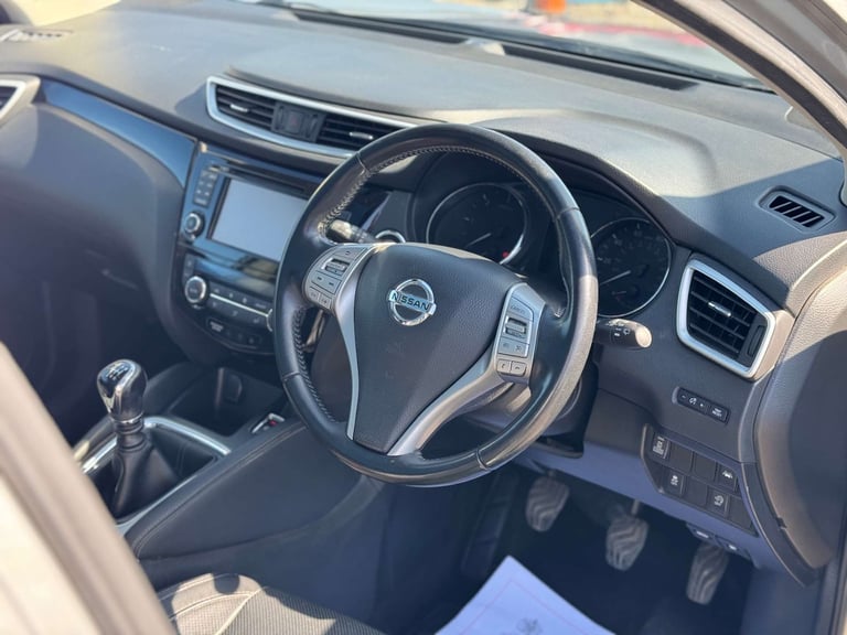 2017 Nissan Qashqai 1.6 Qashqai Tekna dCi 4x4 4WD 5dr - NATIONAL DELIVERY* SUV Diesel Manual