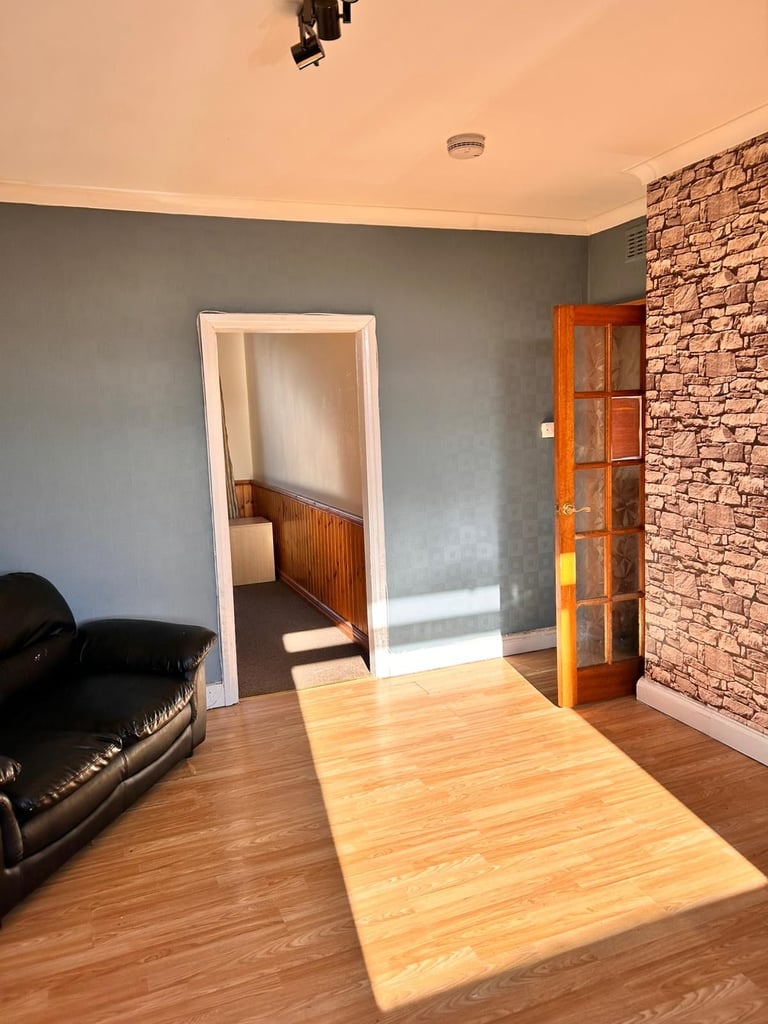 image for 2 Bedroom Flat available in Crosshill