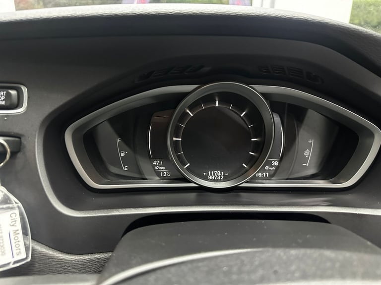 VOLVO V40 2.0 R-Design D3 2017