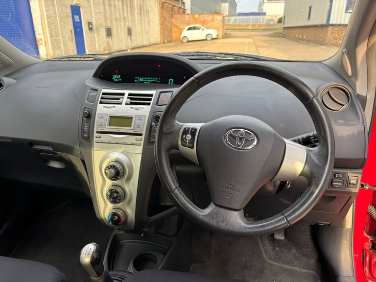 2008 Toyota Yaris 1.0 VVT-i TR 3dr HATCHBACK Petrol Manual