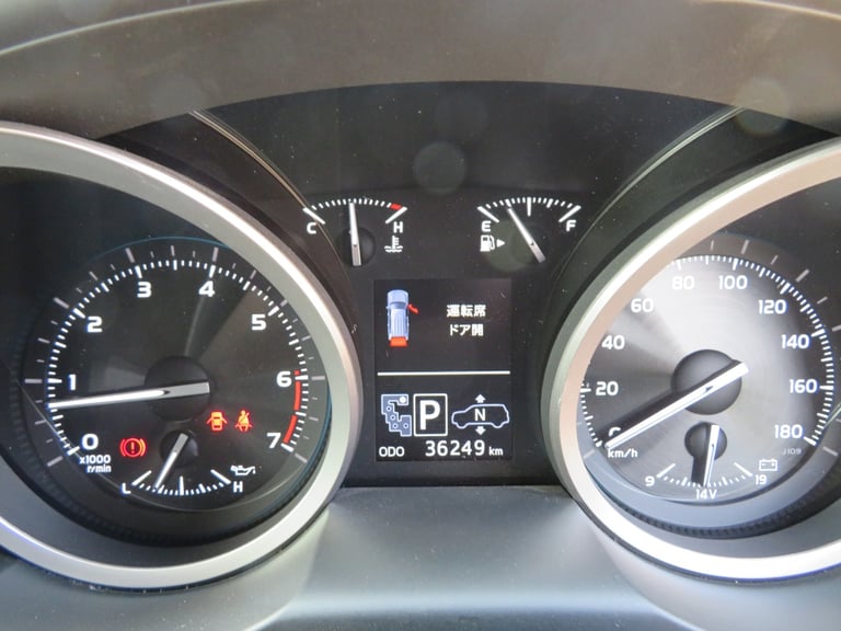 TOYOTA LAND CRUISER ZX 4.6 V8 PETROL 2014  22K MILES  1 OWNER 8 SEATER