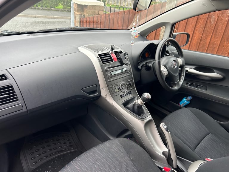 Toyota, AURIS, spare or repair Hatchback, 2009, Manual, 1329 (cc), 5 doors