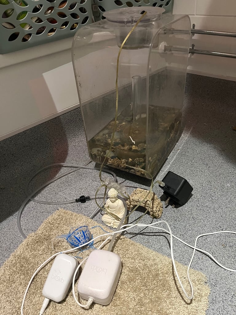 image for BiOorb 50 liter full set up with lotsof extras it’s not scratched or old I need to wipe it lol