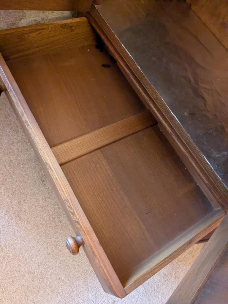 ERCOL Credence Drinks Cabinet in Excellent Condition - ONO