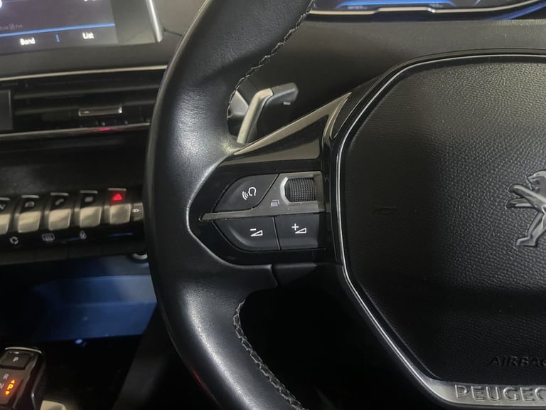 2021 Peugeot 5008 1.2 PureTech Allure SUV 5dr Petrol EAT Euro 6 (s/s) (130 ps) HATCHBACK Petrol A...