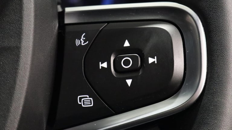 2025 Volvo XC40 B4 (P) Ultra Black Edition (Sunroof, Harman Kardon, 360 Camera) ESTATE Petrol/Ele...