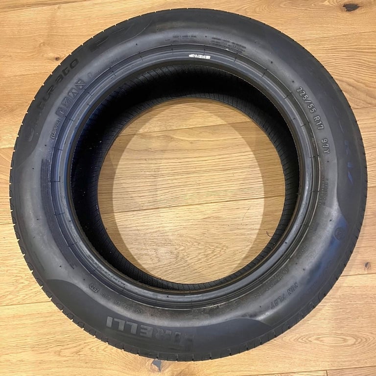 PIRELLI CINTURATO P7 225-55-17 97Y (5+MM) RUNFLAT TYRE DOT 2622