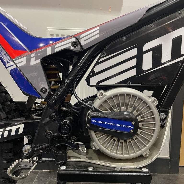 2022 EM EPURE ** EXCELLENT CONDITION** USED ELECTRIC TRIAL **EX SCHOOL**