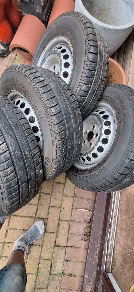 VW T5 Transporter wheels/tyres  x4 