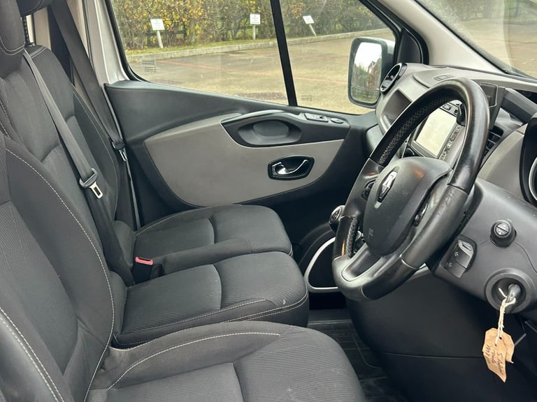 2017 17 Renault Trafic 1.6 DCI Sport LWB L2 , Sat nav, Air con,Bluetooth NO VAT