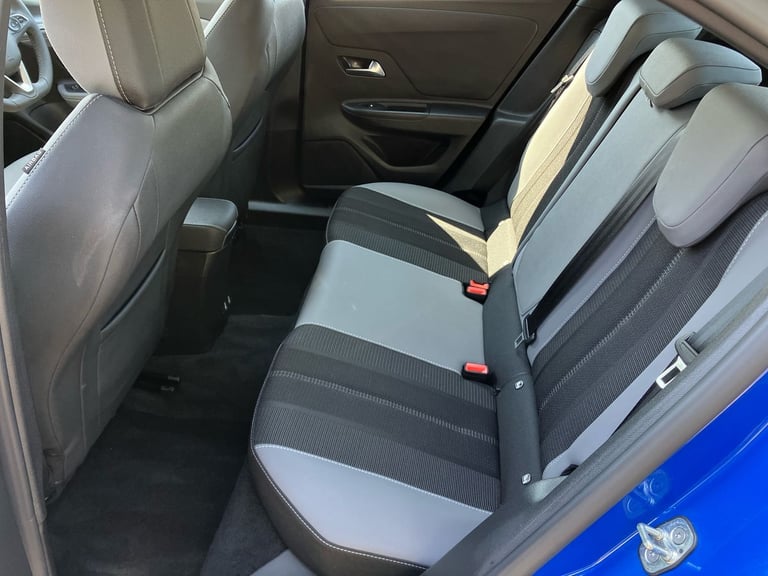 2024 Vauxhall Mokka 100kW Design 50kWh 5dr Auto SUV Electric Automatic