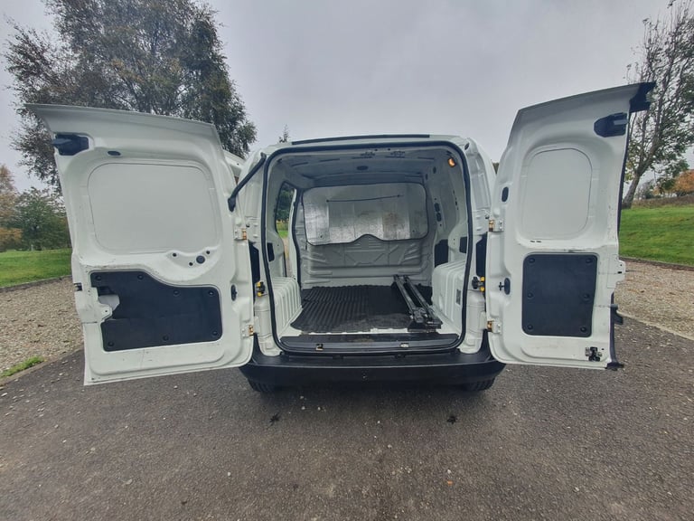 ⭐️ BIPPER . 1 YEAR MOT . LOW MILEAGE ONLY 80K MILES ⭐️⭐️