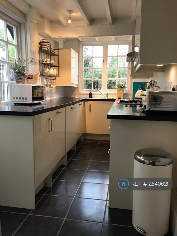 2 bedroom house in Essex Street, Whitstable, CT5 (2 bed) (#2540621)
