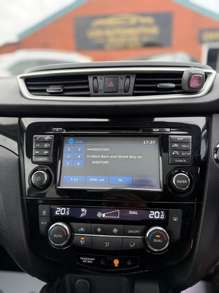 2014 Nissan Qashqai 1.2 DiG-T Acenta Premium 5dr HATCHBACK Petrol Manual