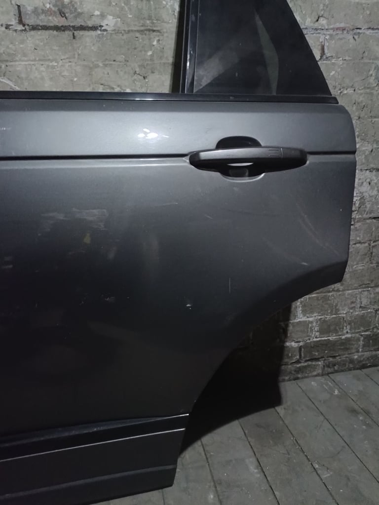 Range Rover Evoque SDV8 Rear Left Door Complete – Trim, Switches, Interior Panel