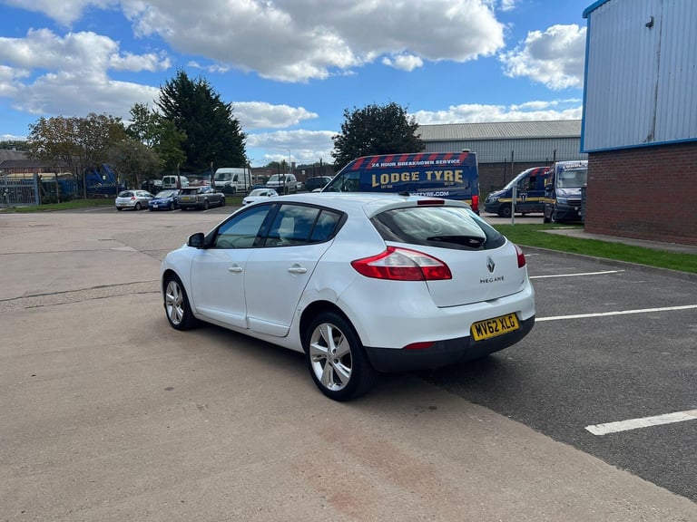 Renault Megane 1.5 dCi Dynamique TomTom Euro 5 (s/s) 5dr Diesel Manual - Image 12
