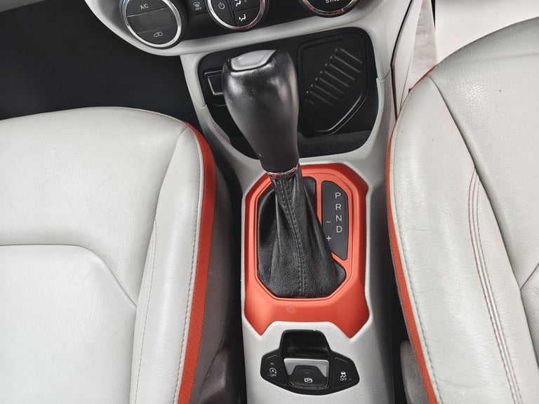 2015 Jeep Renegade 1.4 Multiair Limited 5dr DDCT ESTATE PETROL Automatic