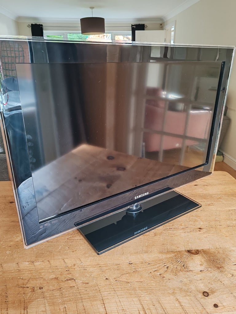 Samsung LCD 32" TV