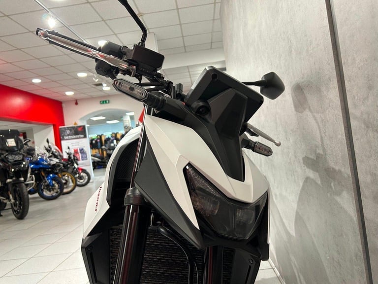 74/2025 Honda CB750 Hornet - ONLY 749 MILES!!