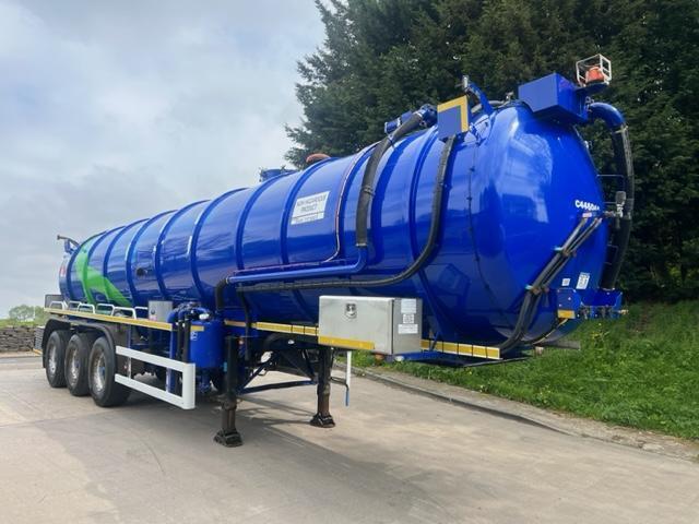 2017 WHALE STAINLESS STEEL 29,500ltr tri axle vacuum tanker trailer
