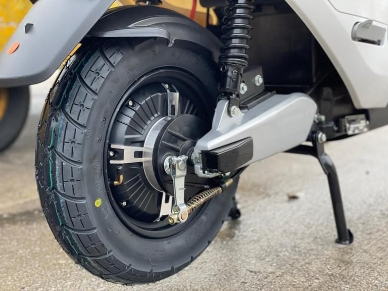 MGB G1 50cc Moped Scooter 2000W Electric Bosch Motor