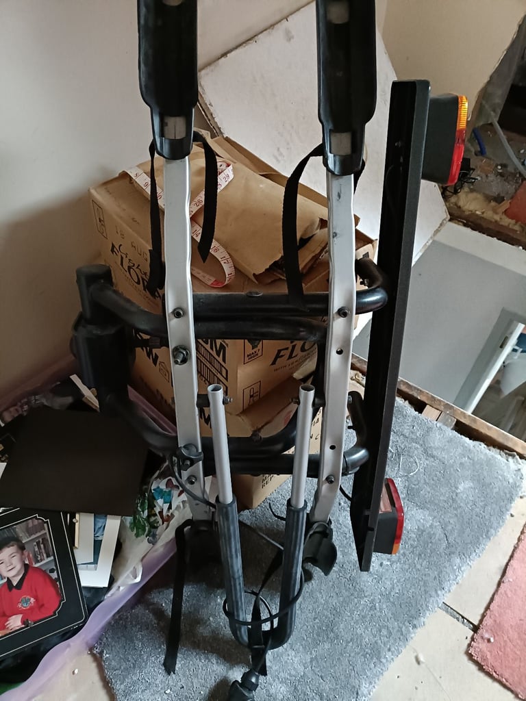 Towbar bike carrier 