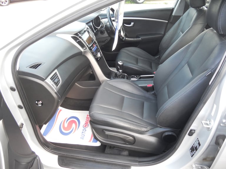 2016 Hyundai i30 1.6 Premium 5dr HATCHBACK Petrol Manual