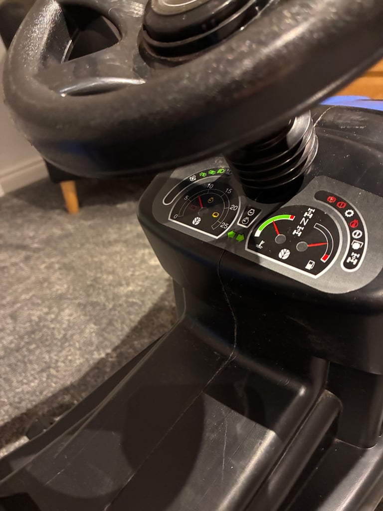 Ride on New Holland T7 Tractor