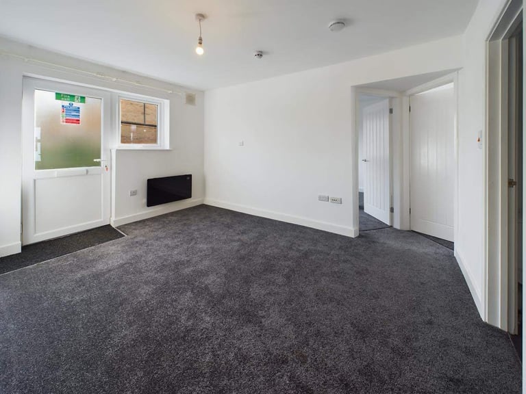 Modern 2-Bedroom upperfloor Maisonette STAPLEFORD, NOTTS