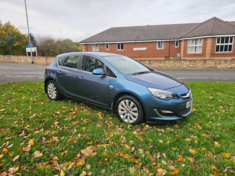 Vauxhall, ASTRA, Hatchback, 2012, Manual, 1956 (cc), 5 doors