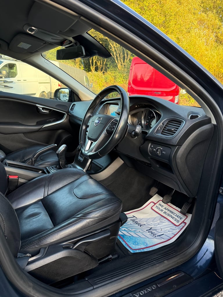 2014 Volvo V40 D2 SE Lux Nav 5dr , No VAT HATCHBACK Diesel Manual