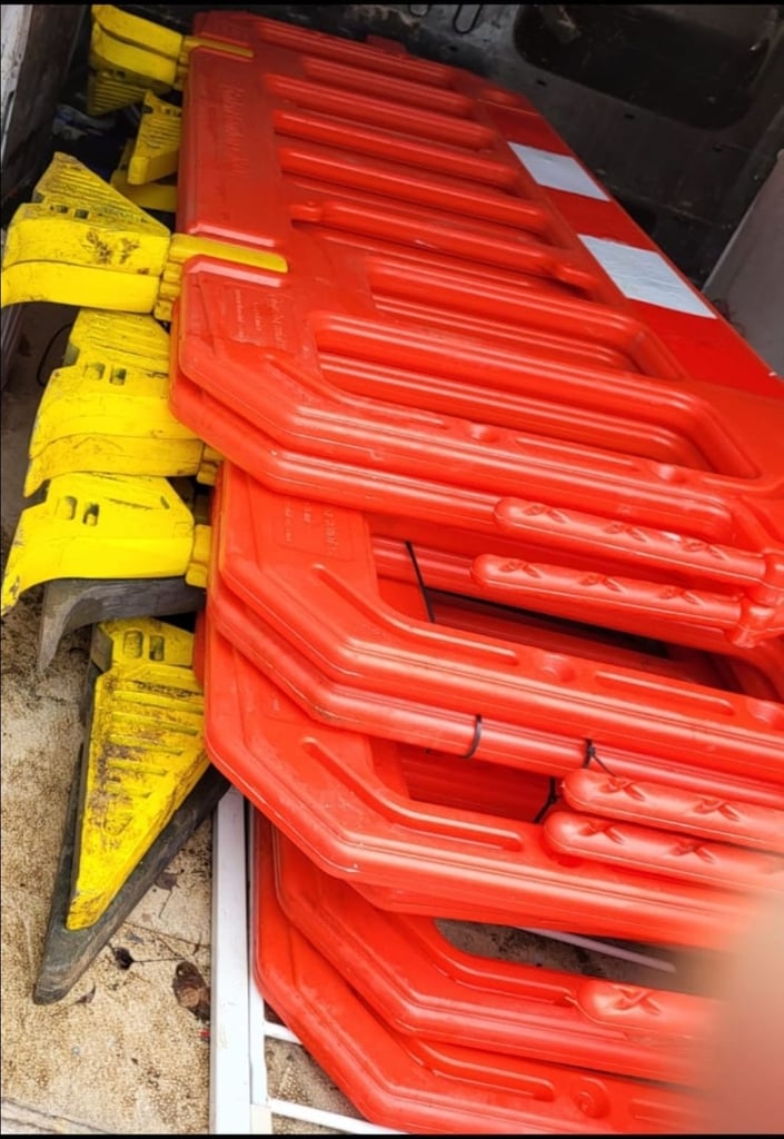 Chapter Road barriers 