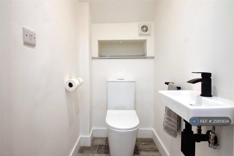 4 bedroom house in Llys Bryn Gwyrdd, Llanelli, SA15 (4 bed) (#2585934)