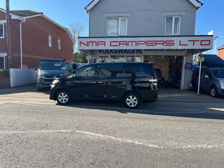 2012 Toyota Vellfire 2.4 PETROL AUTO  8 seater Air con  Apple Carplay &amp; Satnav