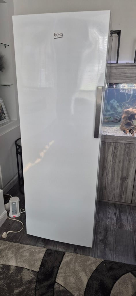 Tall freezer 