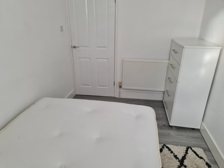 Double rooms, all bills inclusive in Eldon Lane, Bishop Auckland DL14 8TD