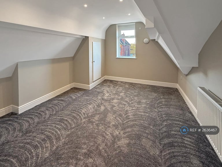 2 bedroom flat in Alexandra Road, Birkenhead, CH43 (2 bed) (#2636467)