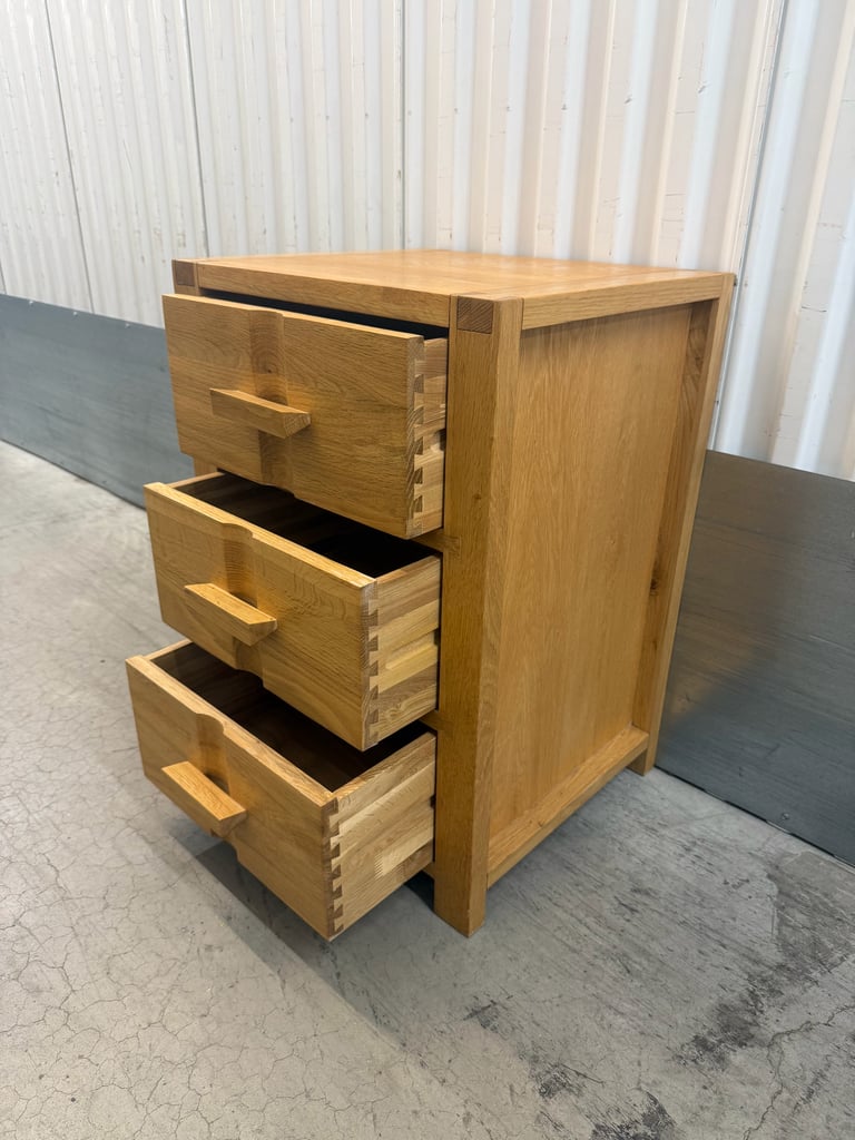 Solid Oak Monterey Bedside Table