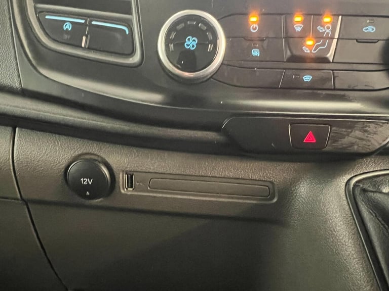 2023 Ford Transit 2.0 350 EcoBlue Leader FWD L4 Euro 6 (s/s) 2dr Luton Diesel Manual