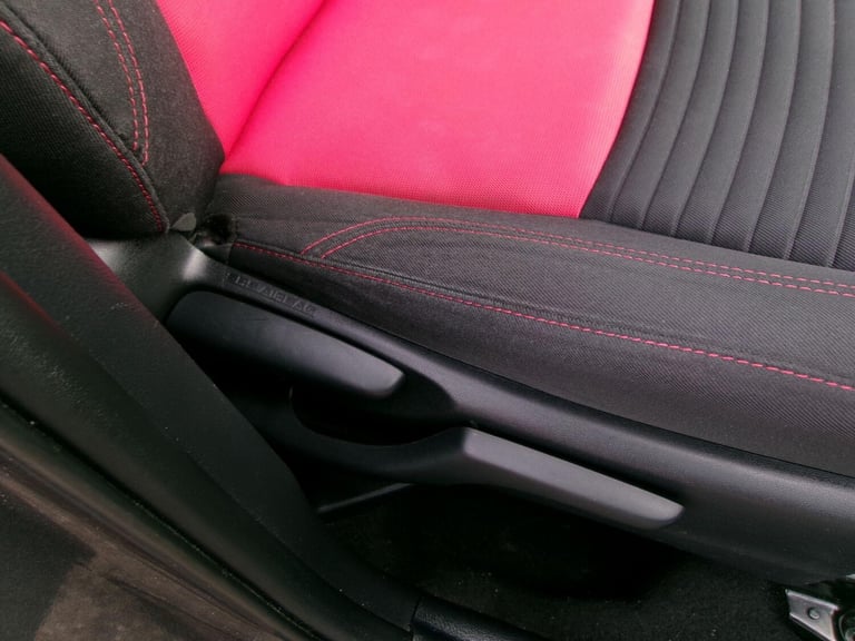 2015 Toyota Yaris 1.33 VVT-i Sport 5dr HATCHBACK PETROL Manual