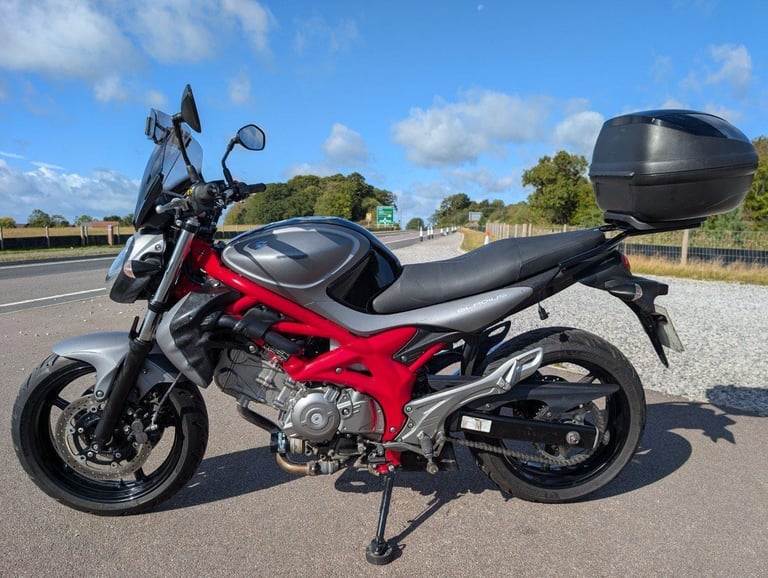 2015 SUZUKI GLADIUS 650