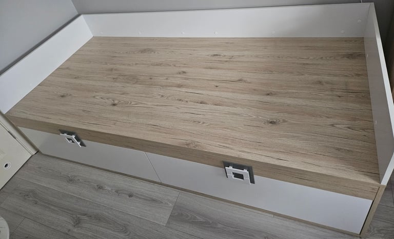 Single bed frame