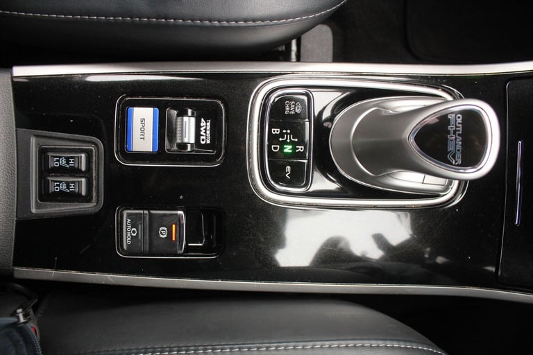 2019 Mitsubishi Outlander 2.4 PHEV Juro 5dr Auto ESTATE PETROL/ELECTRIC Automatic