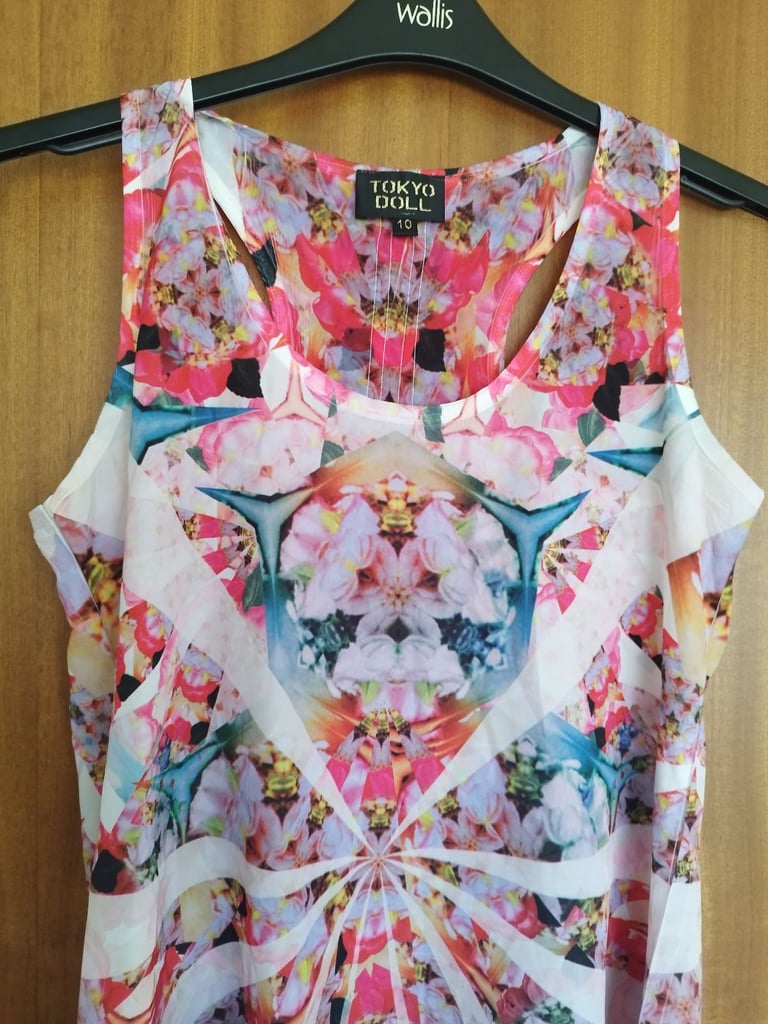 Multicoloured patterned top 10