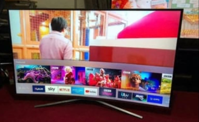 49 inches Samsung smart 4k tv with remote in perfect condition 