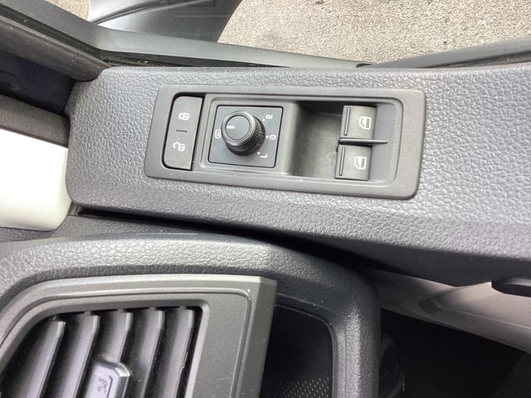 2019 Volkswagen Transporter Shuttle 2.0 TDI BlueMotion Tech S Minibus Double Cab 5dr Diesel Manua...